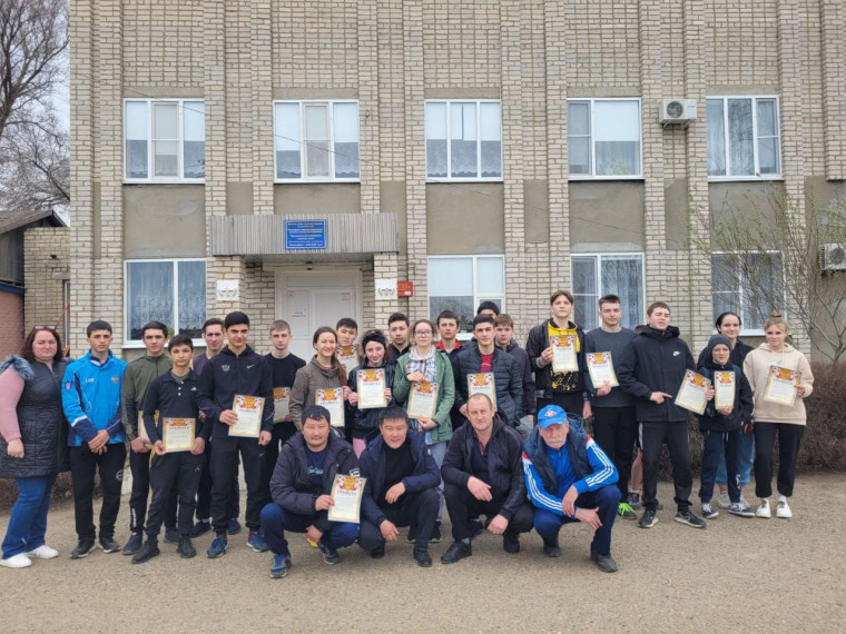 Соревнования по легкоатлетическому кроссу.